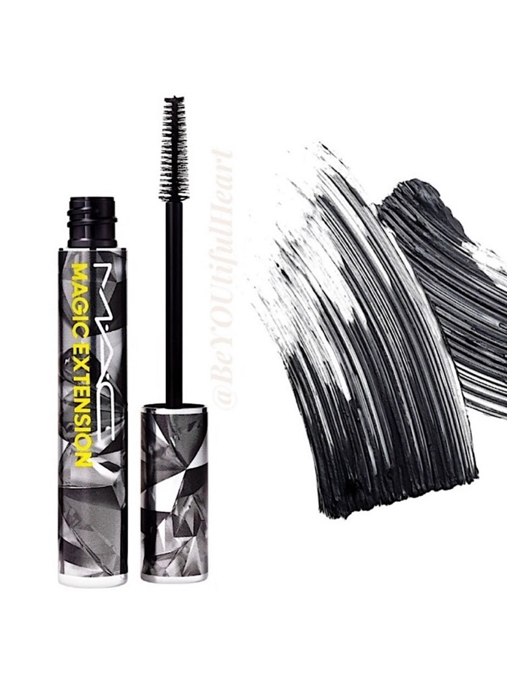 MAC Cosmetics Magic Extension 5mm Fibre Mascara in Extensive Black  11 ml